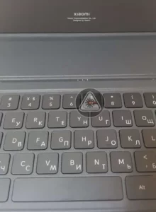 гравировка на клавиатуре планшета